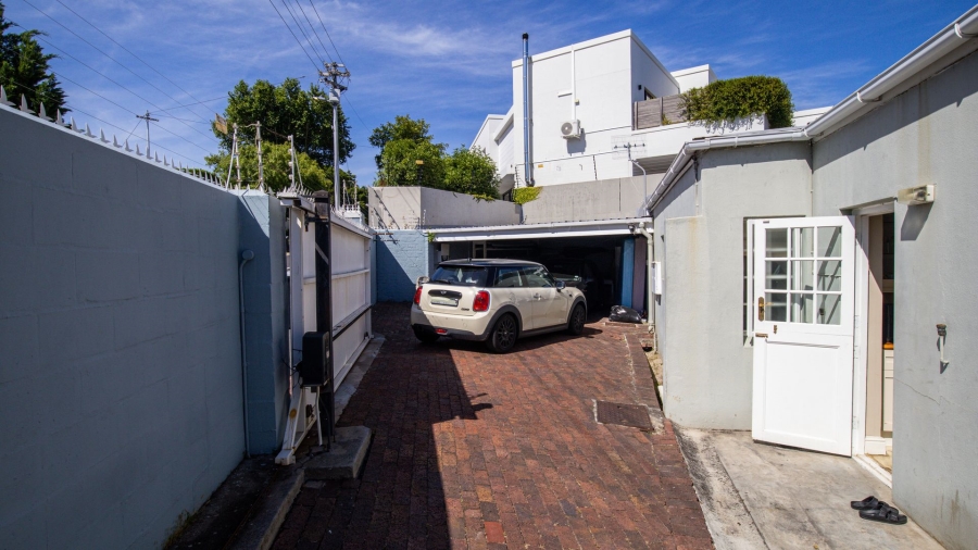 To Let 6 Bedroom Property for Rent in Claremont Upper Western Cape